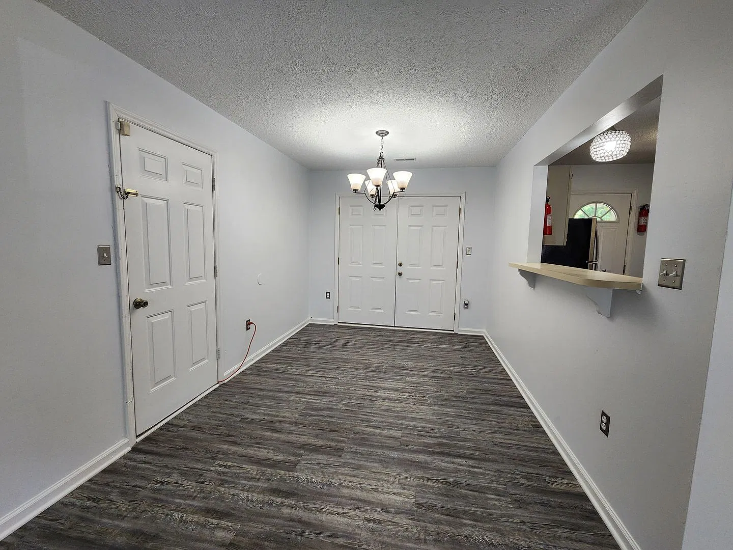 3 Bedroom Home in Chestnut Lake — Photo 4