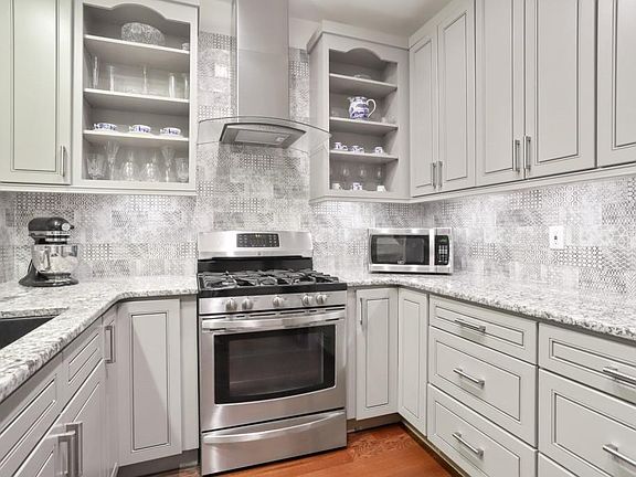5th image of 608 Granby Hill Pl