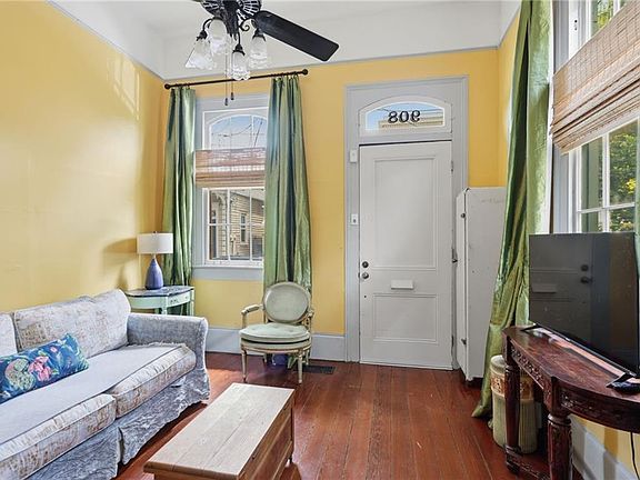 2nd image of 908 Montegut St