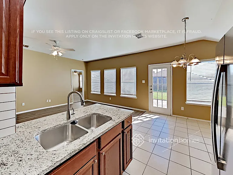 7419 Lake Front Trl — Photo 6