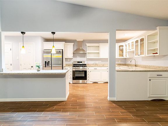 4th image of 8612 Sikorski Ln