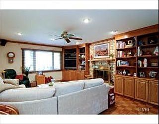 5th image of 2653 E Yarmouth Ct