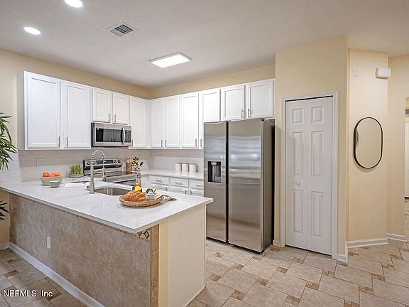5th image of 512 HOPEWELL Drive