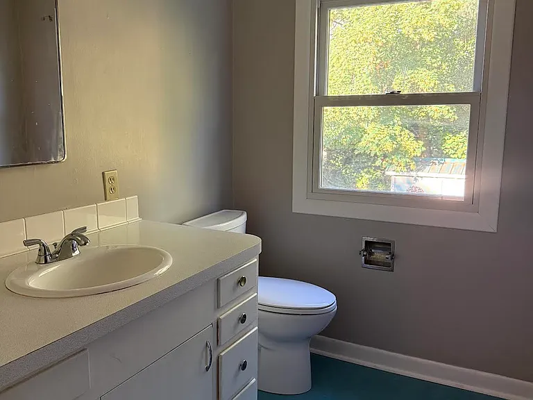 Upstairs half-bath