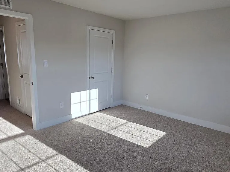 52 Aloma St — Photo 42