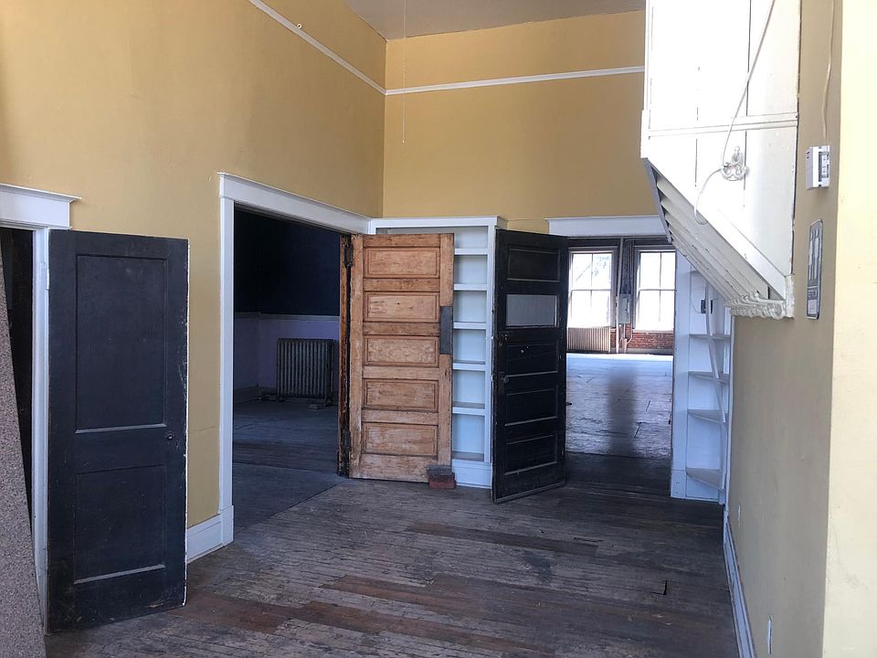 1st image of 1717 W 9th St #9