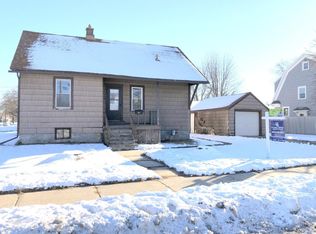 653 Racine St, Menasha, WI 54952