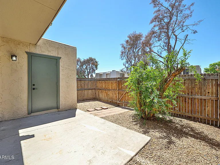 6024 W Golden Ln — Photo 9