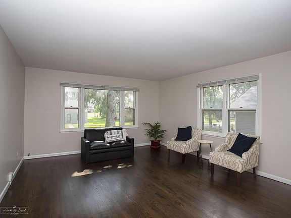 4th image of 1708 Greenfield Ave