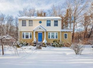 140 Weymouth St, Holbrook, MA 02343