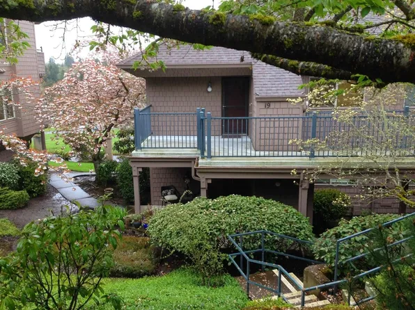 19 Rockridge Dr, Eugene, OR 97405
