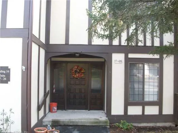 26 Essex Ct, Brookfield, CT 06804