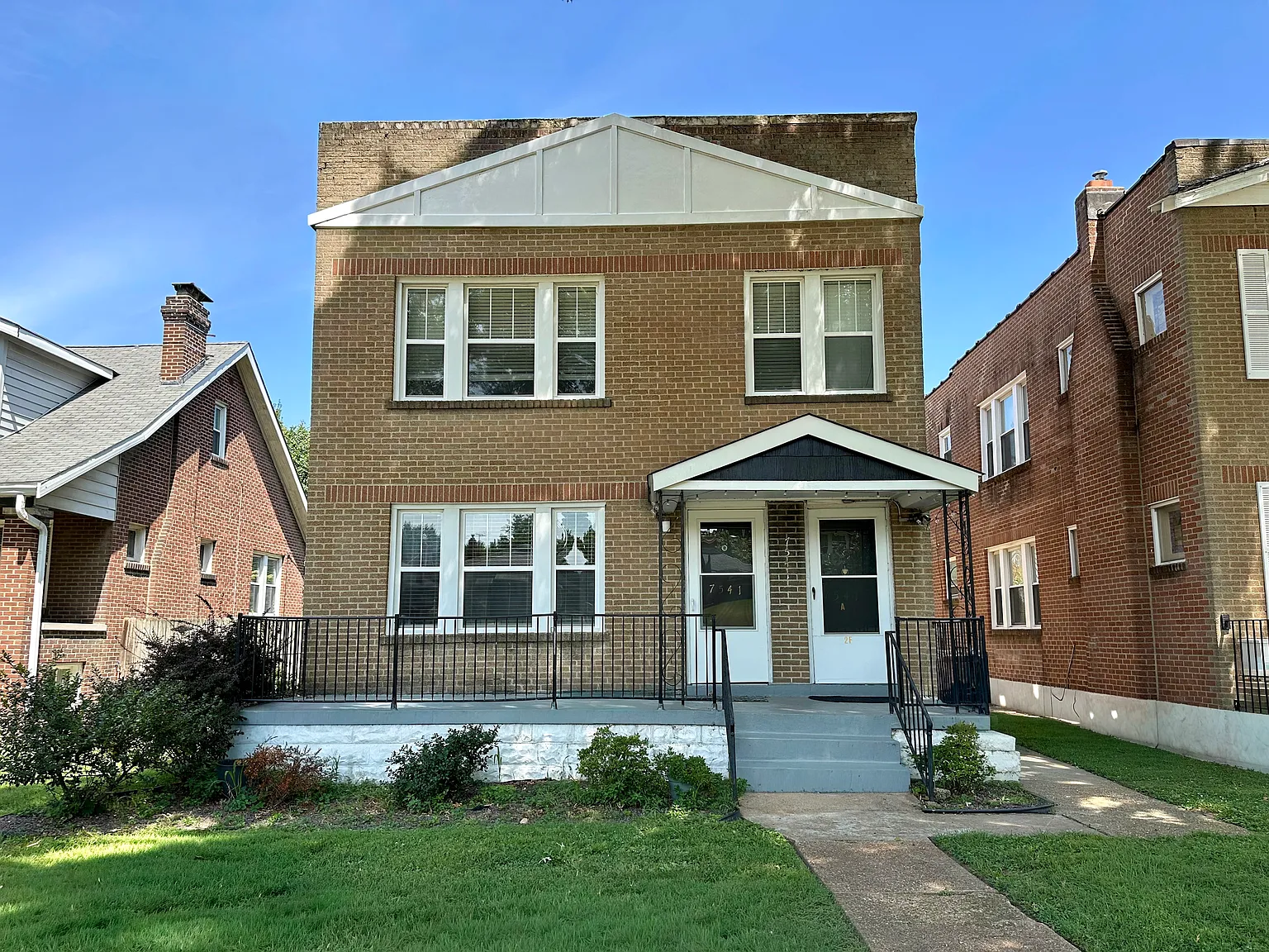 3 bed, 1008 sqft, $1,600 — Photo 2