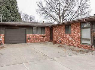 1813 E 27th St, Des Moines, IA 50317