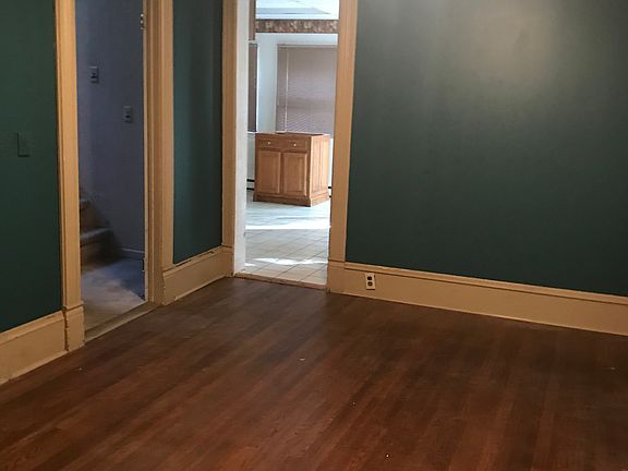 5th image of 1121 W Henley St