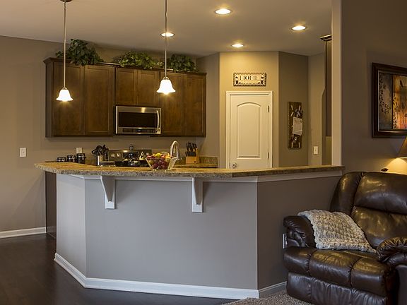 4th image of 761 Coot Ct