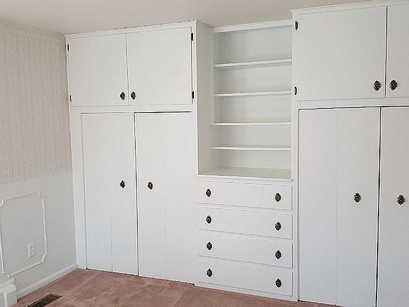 Bed Room 1 w/built-ins
