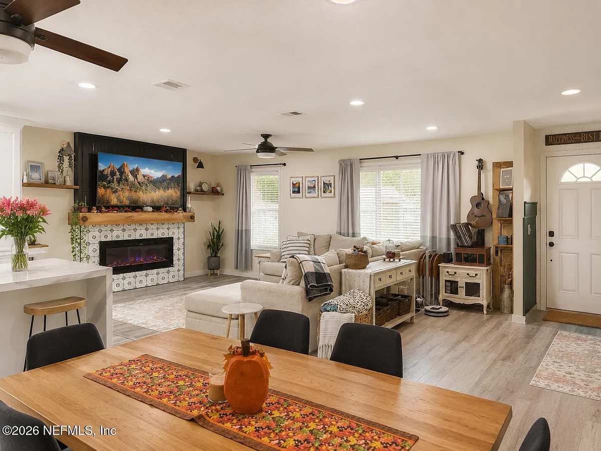 Building Photo - 8970 Chiswick Ct