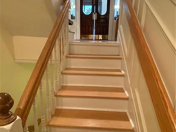 2nd image of 884 Massachusetts Ave #616