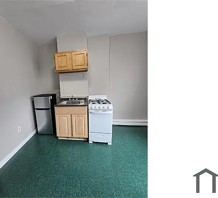 Studio, $880 — Photo 3