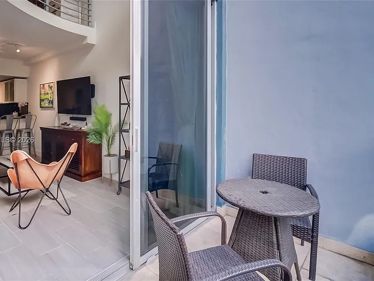 3339 Virginia St #323 — Photo 26