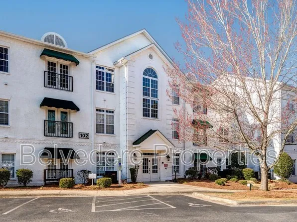 102-203 Sunset Cir, Greensboro, NC 27408