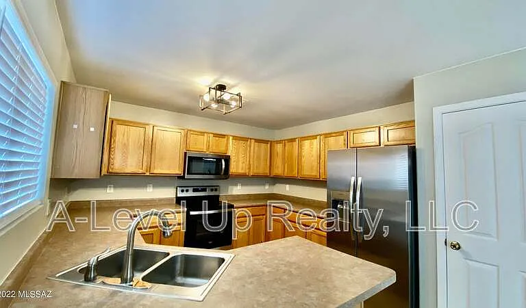 721 W Flaming Arrow Dr — Photo 8