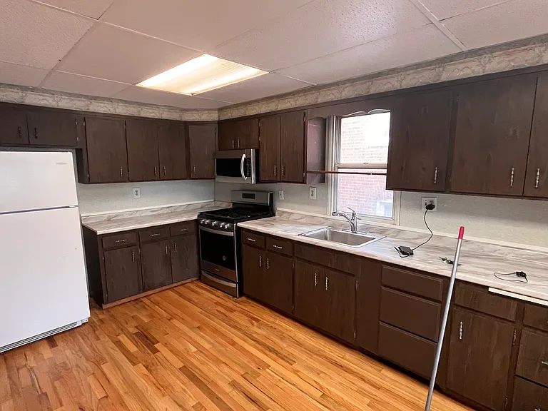 5859 Hobart St #2 — Photo 7