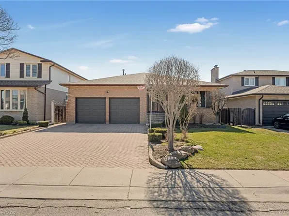 36 Skylark Dr, Hamilton, ON L9A 4Y2