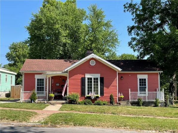 2008 Main St, Lexington, MO 64067