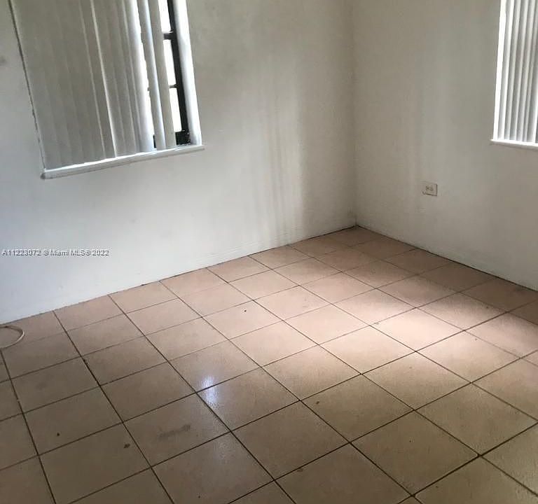 1st image of 1315 NE 142nd St #1