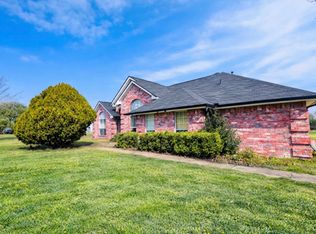 990 Treehouse Ln, Red Oak, TX 75154