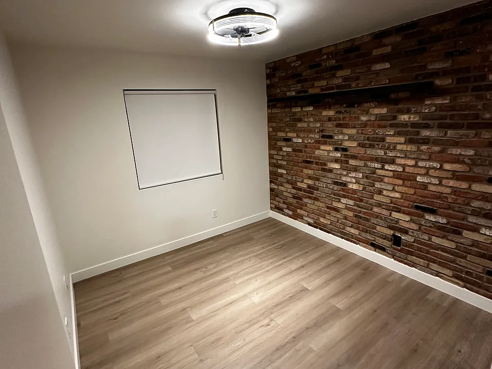 1145 W Tulane Dr