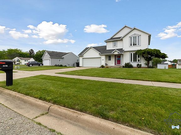 3rd image of 3967 Macey Dr NW