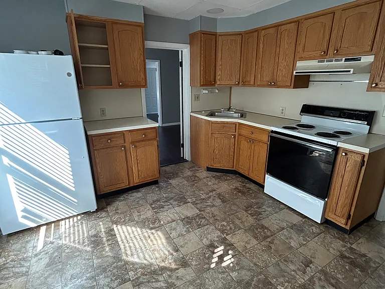110 E Main St #2 — Photo 15