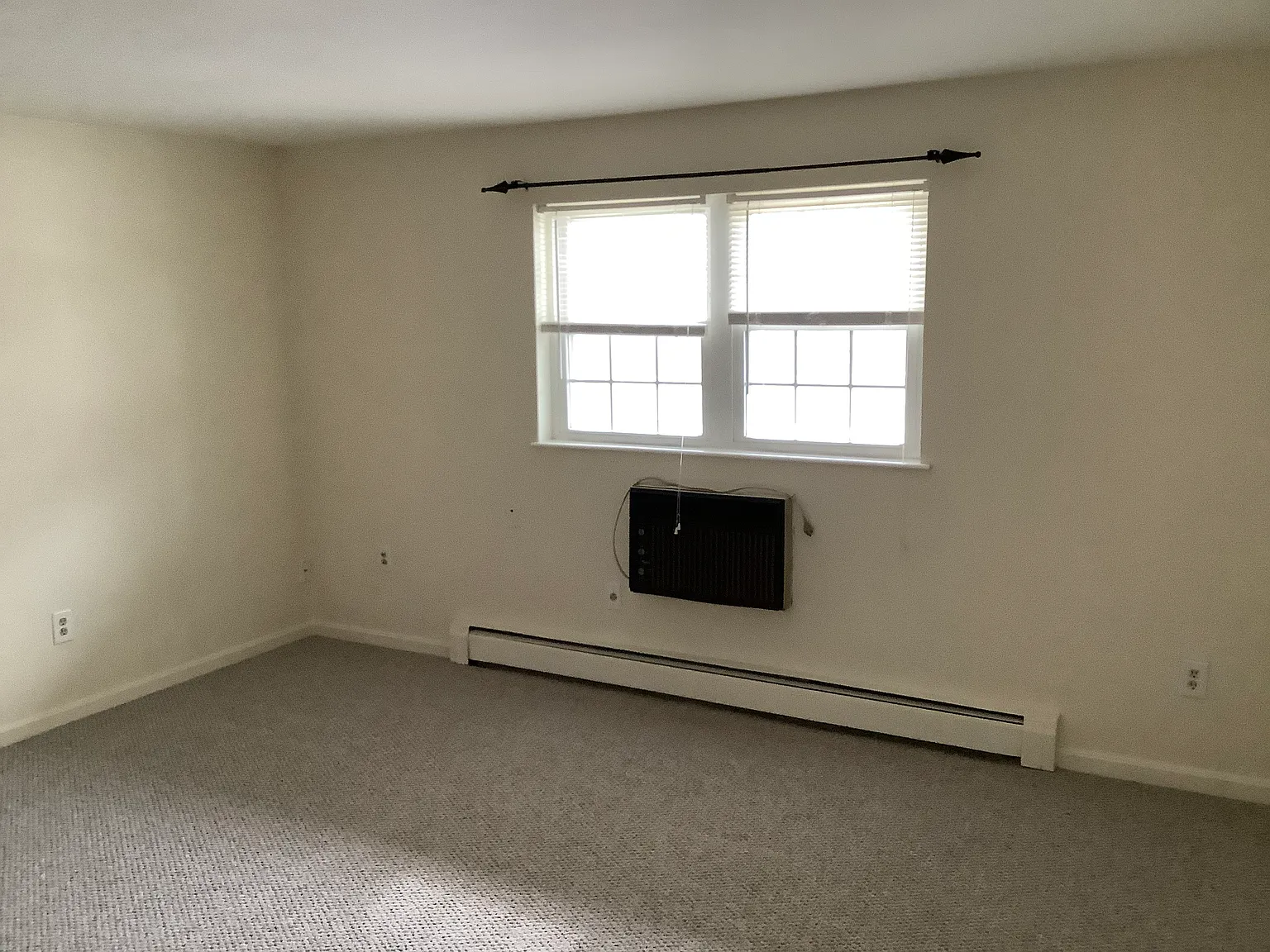 2 bed, $1,600 — Photo 4