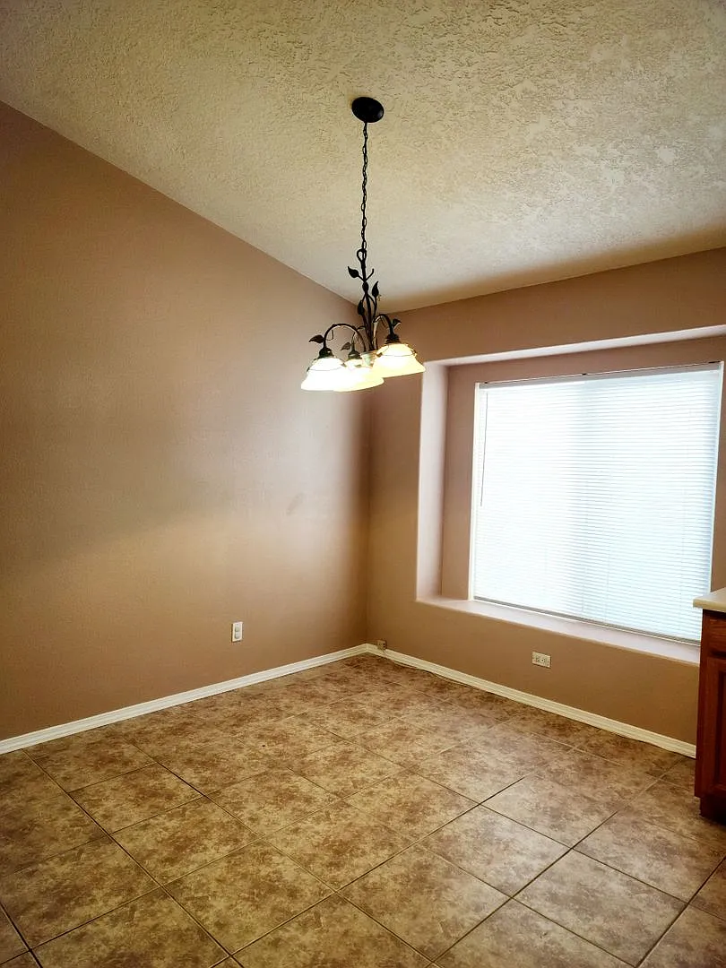 Four-bedroom two bath home located in southwest Albuquerque off of tower and 98th. — Photo 3