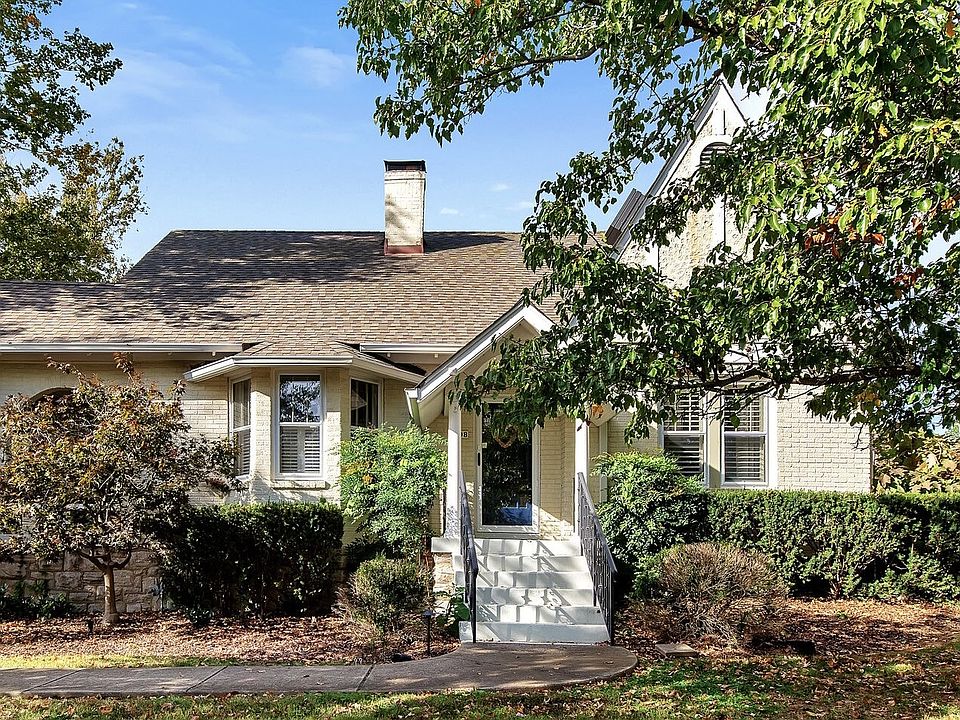 1st image of 2808 Westmoreland Dr