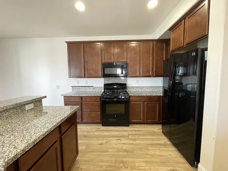 3586 Bur Oak Rd — Photo 7