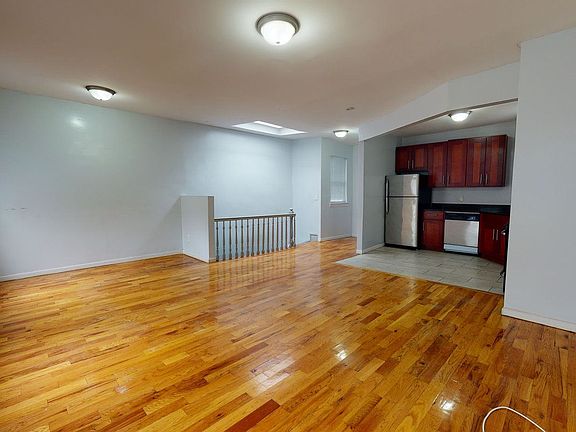3rd image of 314 E 169th St Floor 2