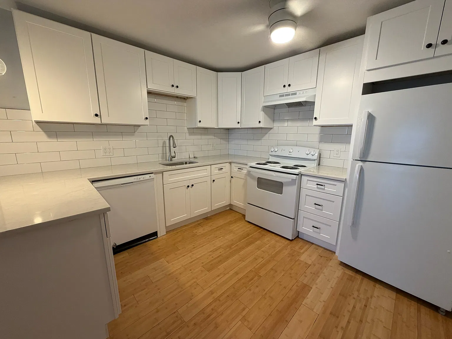 2 bed, 800 sqft, $2,800 — Photo 4