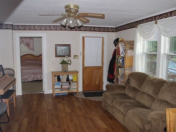 4th image of 2118 E Delta Dr