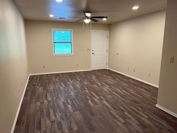 3rd image of 608 Rolling Hills Dr