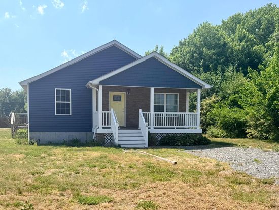 59 W Potomac Dr, Colonial Beach, VA 22443