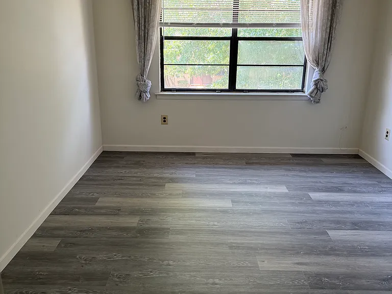 WINDING WOOD APARTMENTS — Photo 16