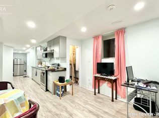 30 Oceanpearl Cres #1, Whitby, ON L1N0C2