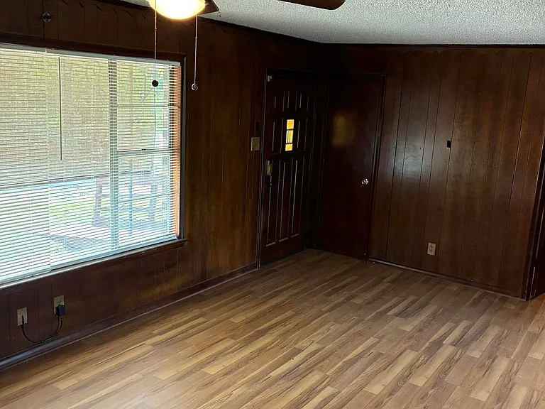 610 S Rike St — Photo 5