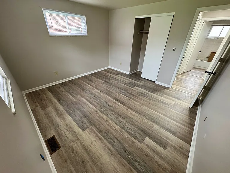 4944-4958 Arbor Village Drive — Photo 18