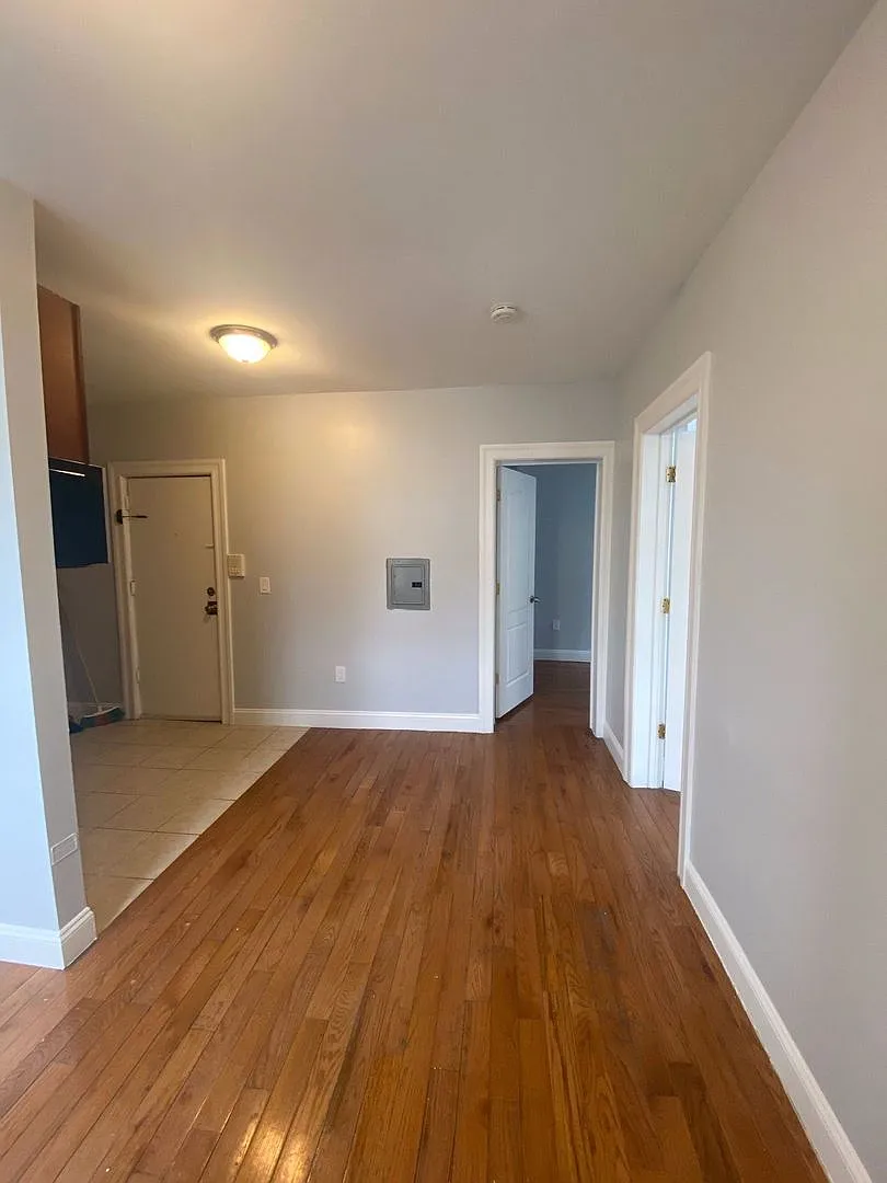 700 - OM 700-702 Bergenline Avenue LLC — Photo 3