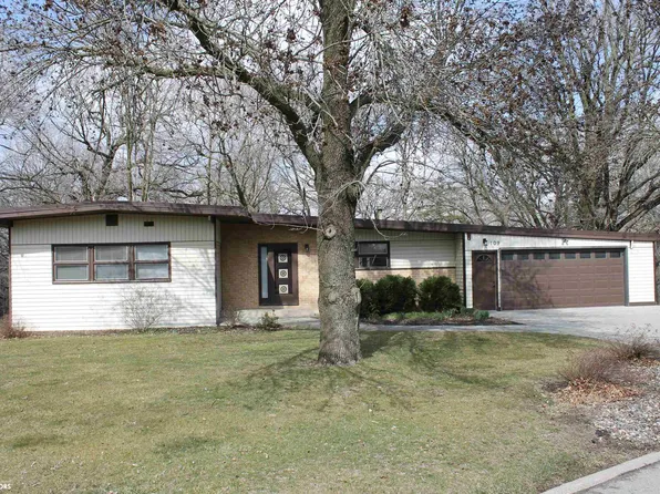 109 Woodland Dr, Forest City, IA 50436
